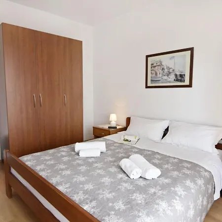 Albina 5 By Interhome Umag