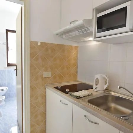 Apartman Albina 5 By Interhome