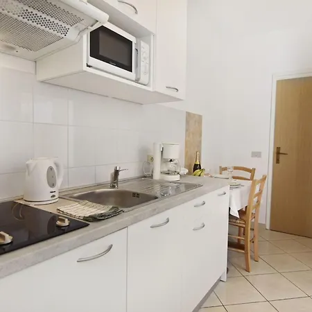 Albina 5 By Interhome Umag